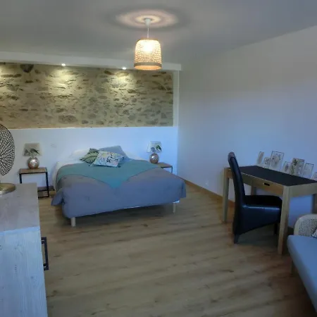 Les D'hotes De La Metairie Du Bourg Bed & Breakfast 3*